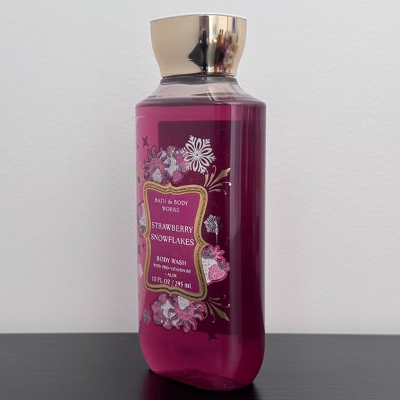 Bath & Body Works Strawberry Snowflakes Body Wash (Set of 2) - Picture 5 of 16
